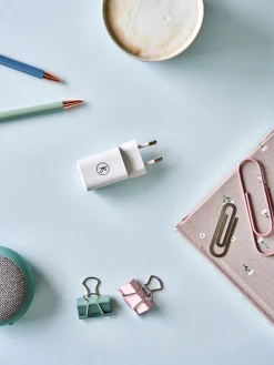 Sale ADAPT Strømadapter Elektronikk