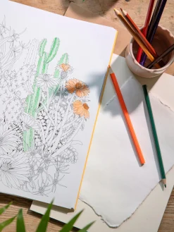 Hot Beautiful Planet Colouring Book Salongbordbøker