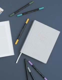 Hot Fineliner Med To Tupper Skrive­Redskaper