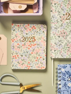 Best Kalender 2025 Skrivesaker