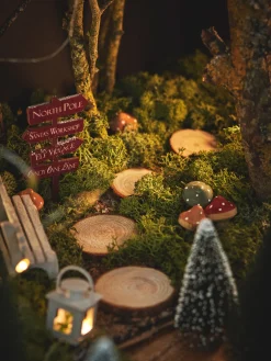 Minitrillebår Med Tre Julepynt|Nissedør Og Tilbehør