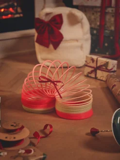 Regnbuefarget Fjærleke Utelek