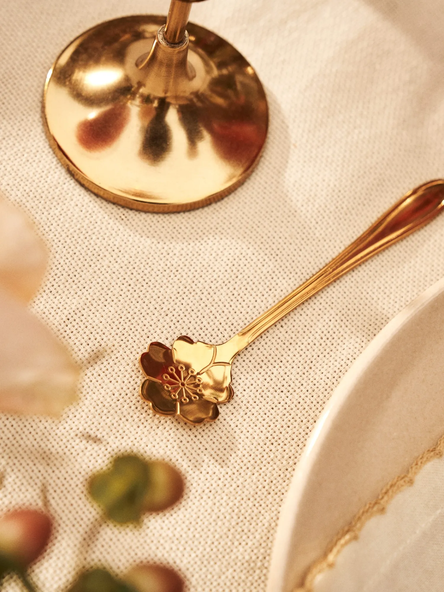 Sale Skje Formet Som En Smørblomst Servise