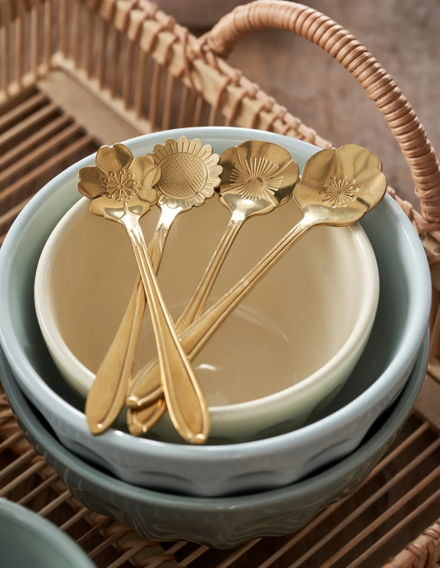 Sale Skje Formet Som En Smørblomst Servise