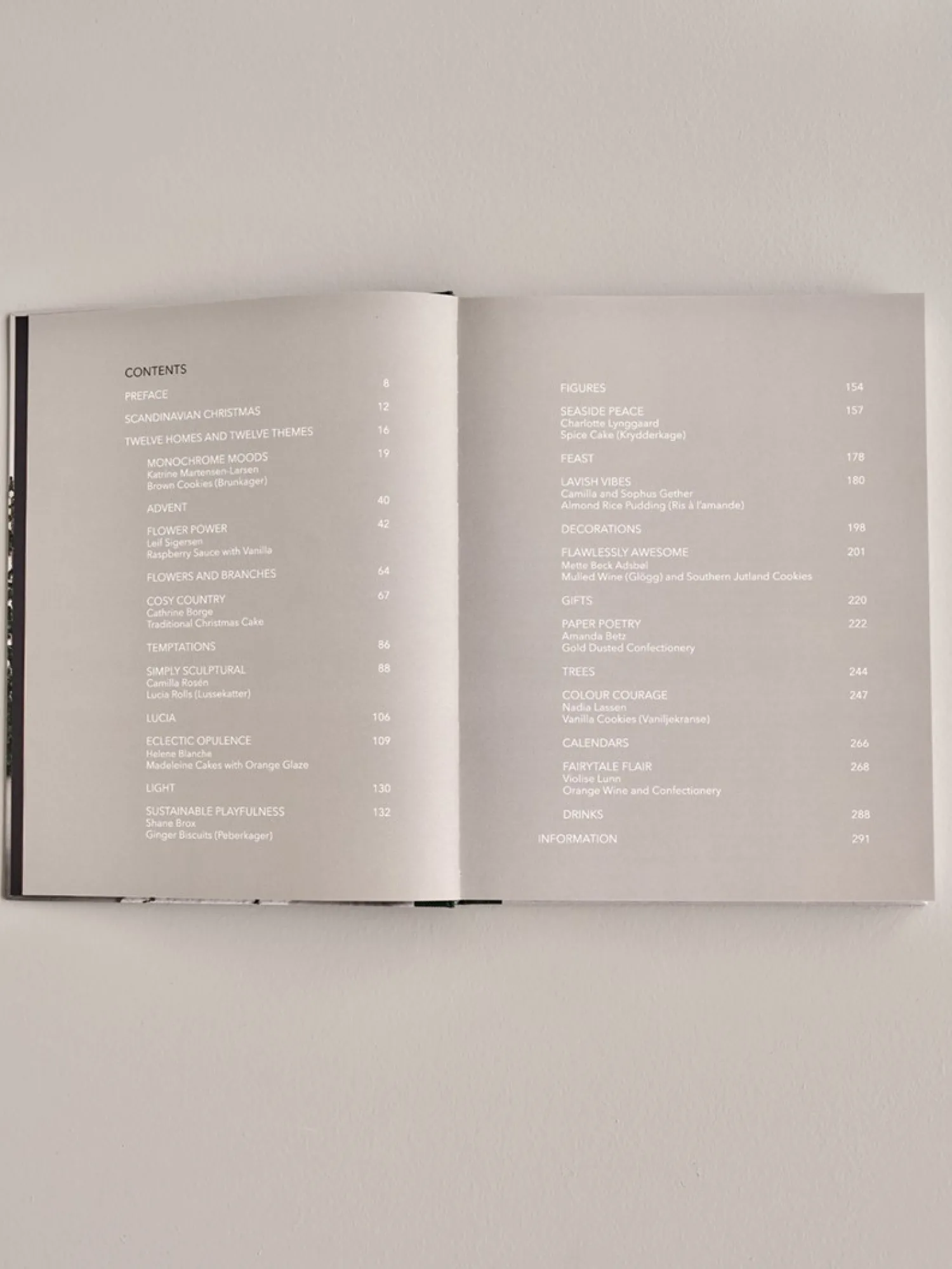 Sale The Season Salongbordbøker